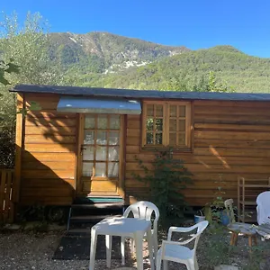 La Roulotte Chez Camille Camping Veynes